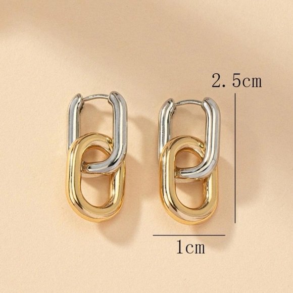 RESTOCKED!! ✨Two toned silver and gold paperclip chain minimalist hoop earrings - Picture 3 of 3